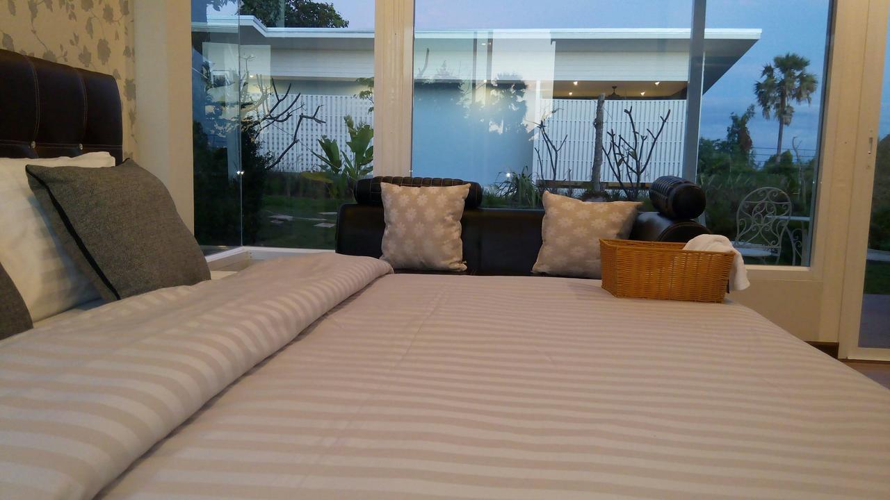 Bluemoon Riverside Phibun Mangsahan Bagian luar foto