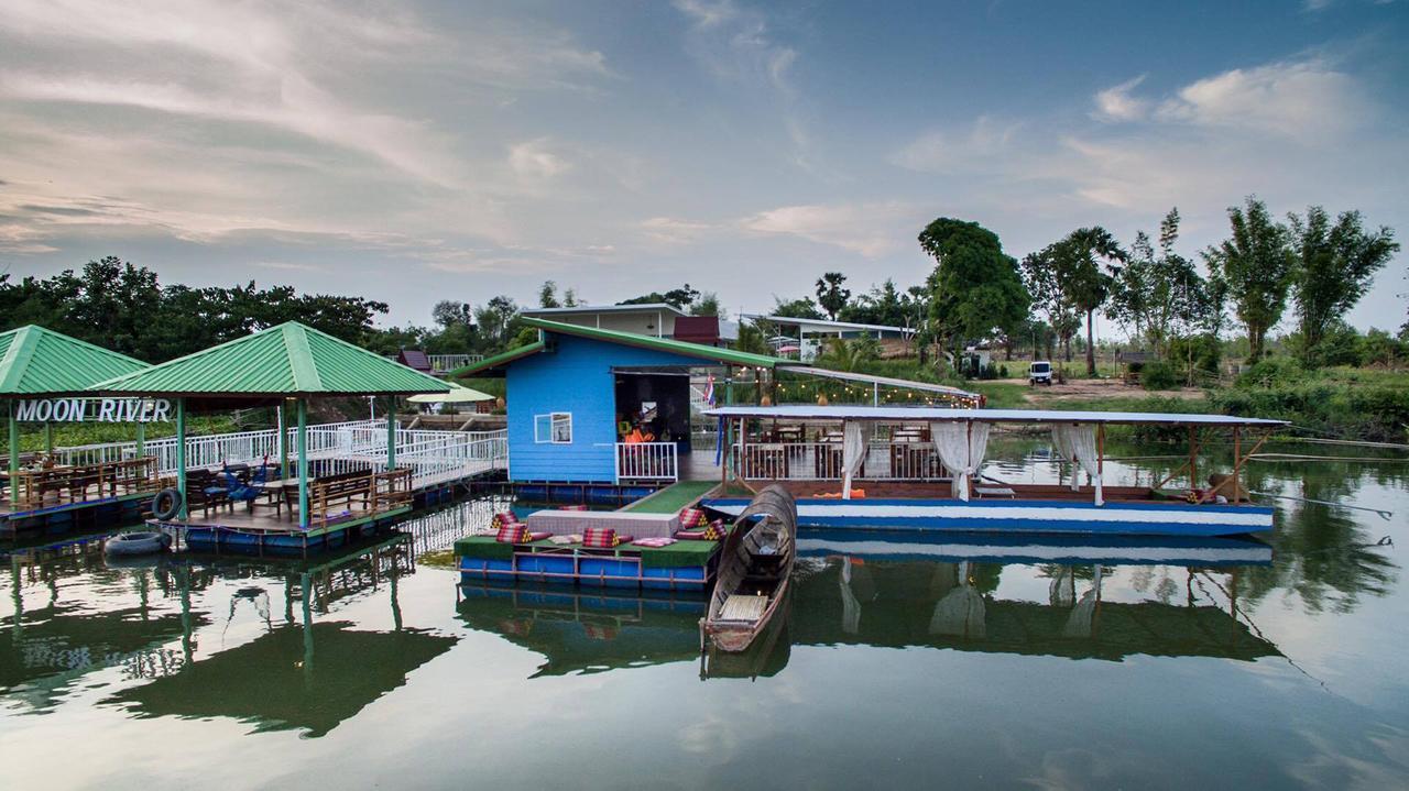 Bluemoon Riverside Phibun Mangsahan Bagian luar foto